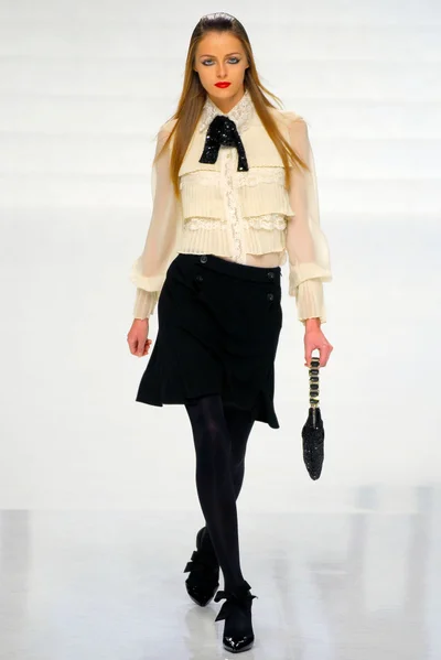 Look 11